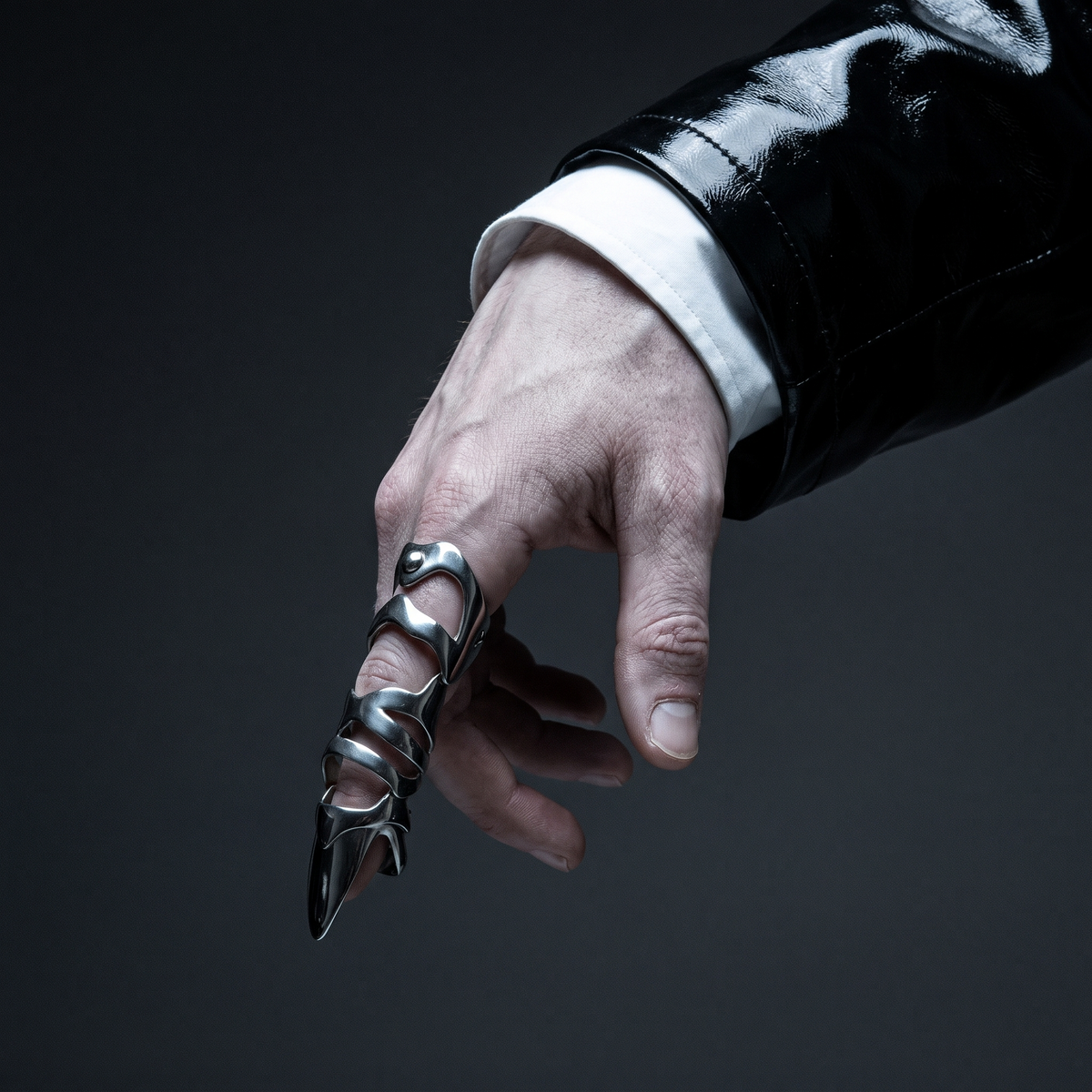 Maul Finger Cuff
