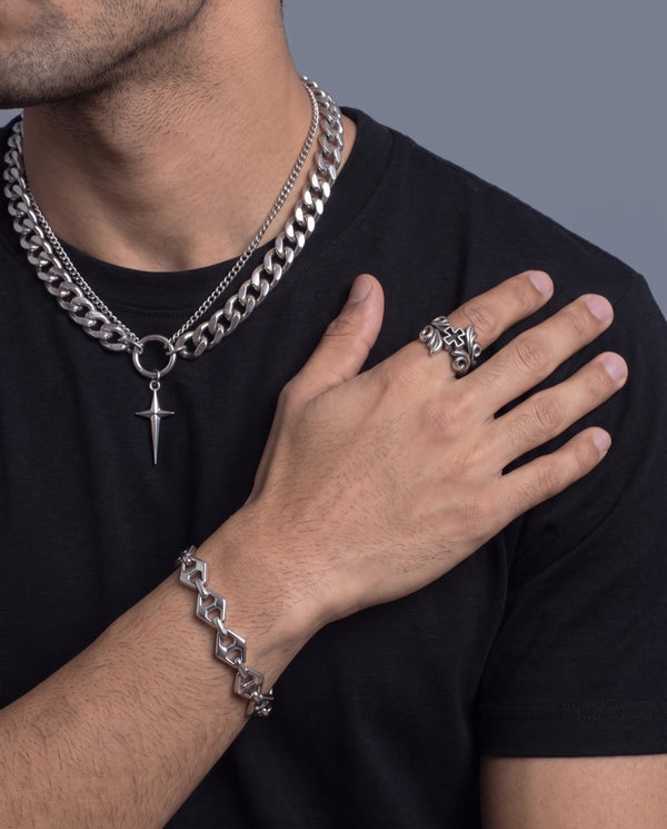 Wraith Ring — the full look